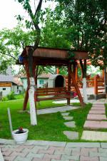 Cazare in Maramures - PENSIUNEA LARISA - Ocna Sugatag - click aici, pentru marirea pozei